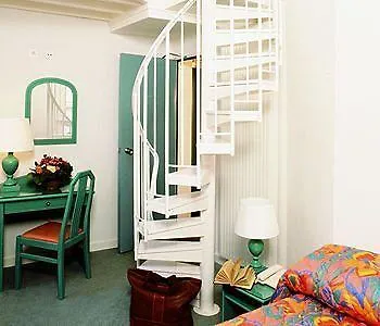 Hotel Croix De Malte 2*