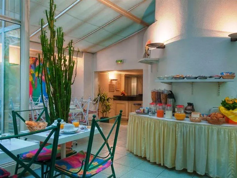 Croix De Malte Hotel Paris