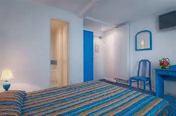 Hotel Croix De Malte Paris